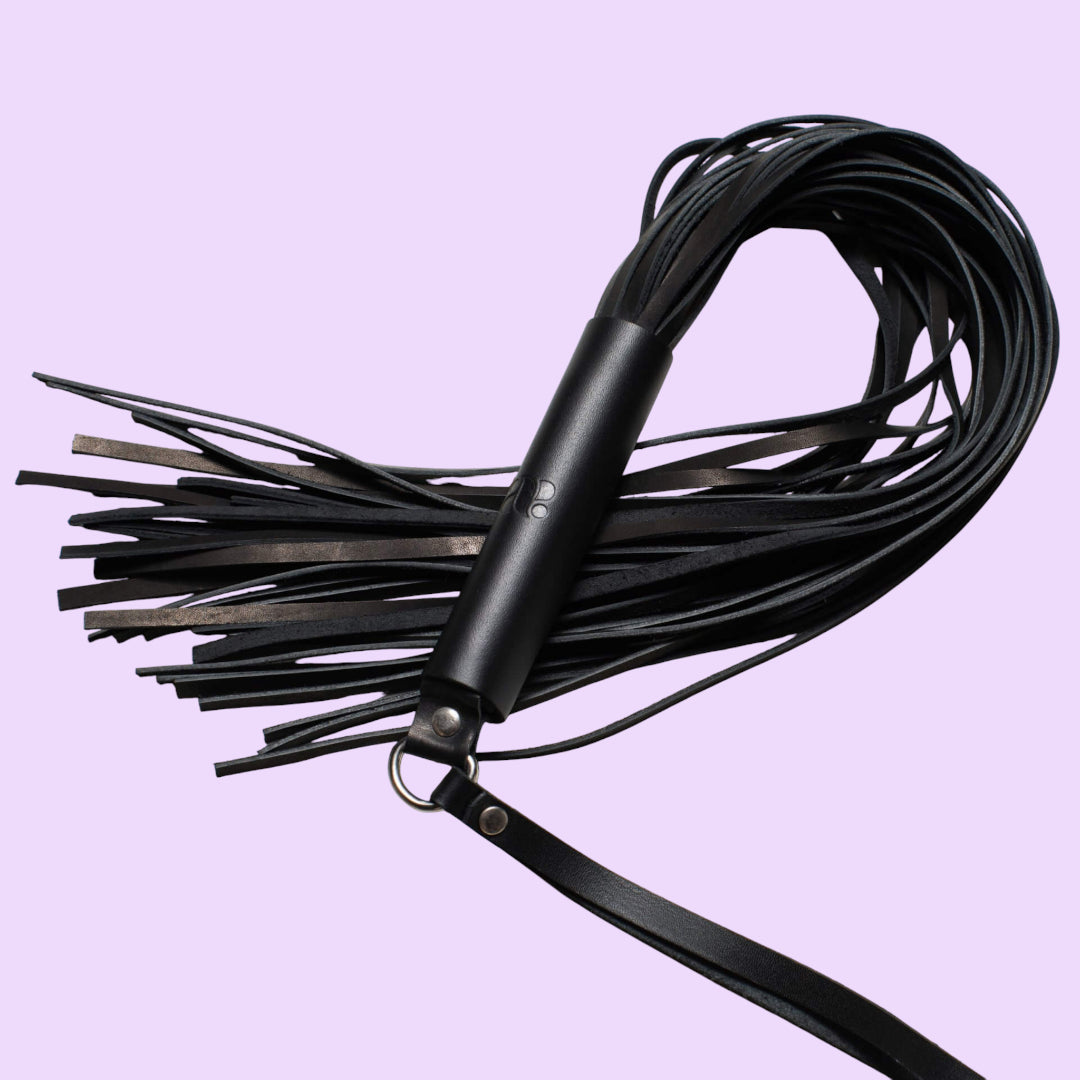 Батіг шкіряний bæd stories Flogger