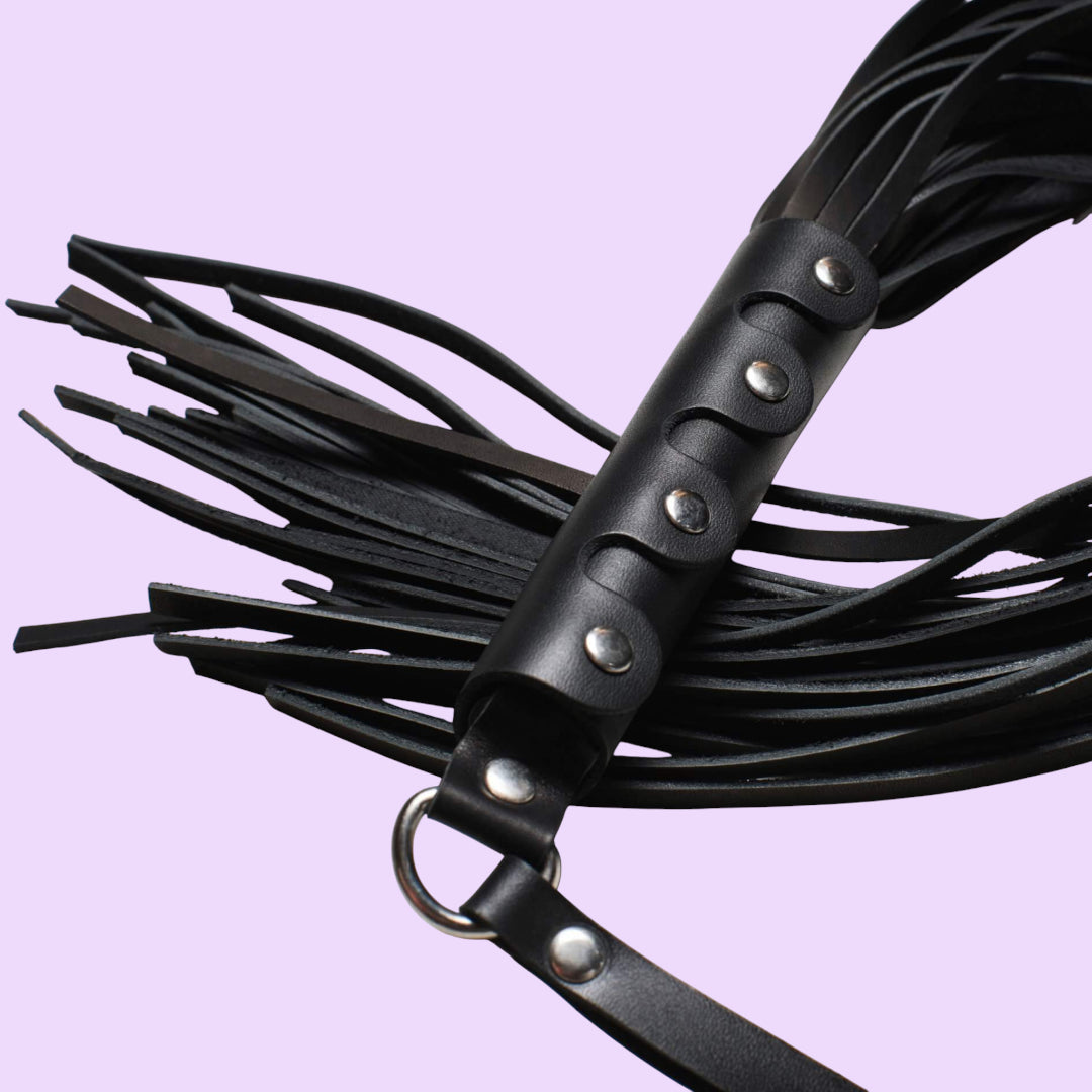 Батіг шкіряний bæd stories Flogger