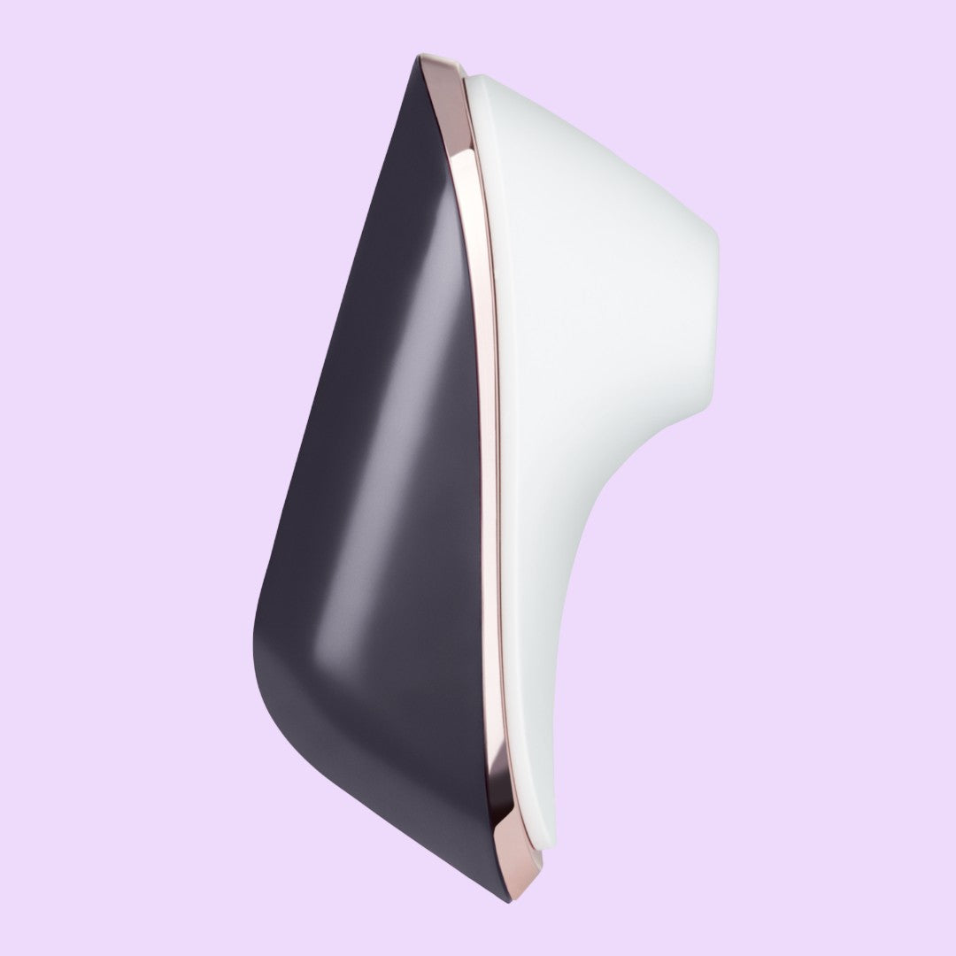 Вакуумний кліторальний стимулятор Satisfyer Traveler з магнітним чохлом