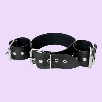 Нашийник з наручниками із натуральної шкіри Art of Sex