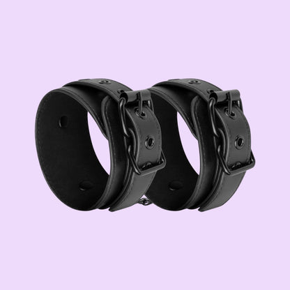 Наручники Bedroom Fantasies: Faux Leather Handcuffs One Size, чорні