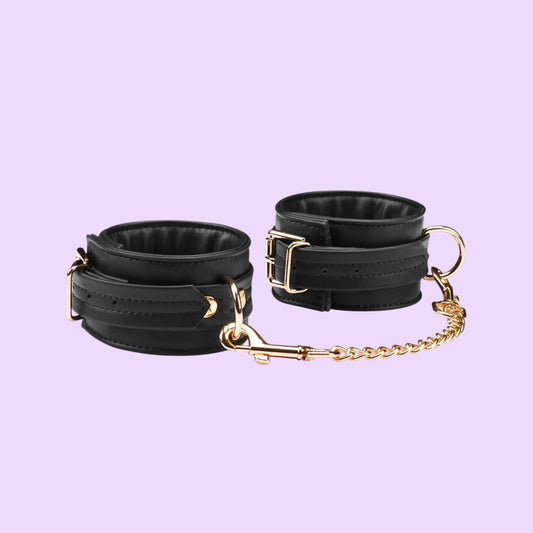 Наручники з ланцюжком Liebe Seele Black Organosilicon Wrist Cuff, екошкіра